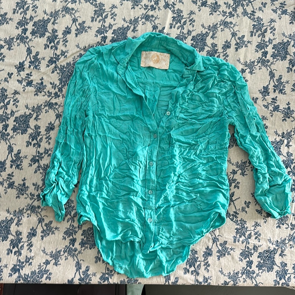 Bella Dahl turquoise aqua button down